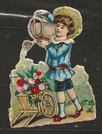 Découpis Gaufrée Garçon Arrosant Les Fleurs Année 1900 - Enfants