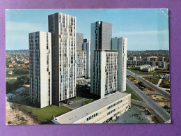 91    CPSM    VIGNEUX-SUR-SEINE     Les « Tours » De La Croix Blanche    Immeubles   Bon état (traces D’usage) - Vigneux Sur Seine