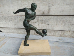 Statue Trophée Sport Foot Football 1930 Art Déco - Metaal