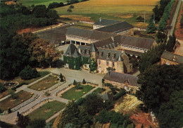 DERVAL - Collège De "LA HAYE" - Vue Générale Sur Les Jardins Et Les Batiments - Derval