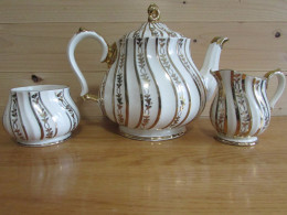 Théière Britanique Sadler Faience Et Or - Teapots