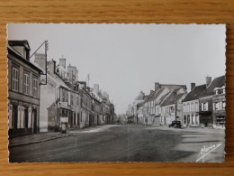 28 - EURE  Et Loire - Châteauneuf En Thymerais - Place Saint Clair - Châteauneuf