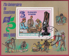 Guinea-Bissau Block 215A Gestempelt, 75 Jahre Pfadfinder - Beim Schachspiel, Schachfiguren - Used Stamps