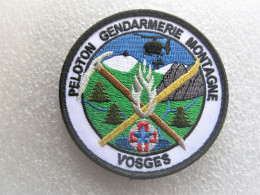 COLLECTION GEND. MONTAGNE LE PGM DES VOSGES HELICOPTERE ETAT SUP SCRATCH AU DOS - Polizia