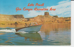 Glen Canyon Recreation Area  Lake Powell Arizona USA. Motorboat Animation   Bateau à Moteur  Scène Désertique - Lake Powell