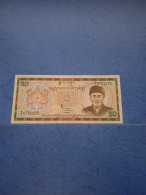 BHUTAN-P16b 20N 1986 UNC - Bhutan