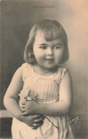 ENFANTS - Nos Bons Bébés - Portrait D'une Petite Fille - Carte Postale Ancienne - Ritratti