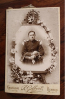 Photo Cabinet 1900's Militaire 10e RA  Artillerie Tirage Albuminé Albumen Print Vintage Photographe Graveleau Rennes - Ancianas (antes De 1900)