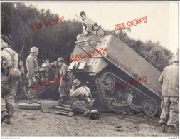 Au Plus Rapide Guerre D'Algérie Archive Appelé L'Half Track Saute Sur Une Mine Beau Format - Guerre, Militaire