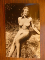 CPA PHOTO  Années 50 Non écrite - Jolie Jeune Fille Nudiste Naturiste ( Allemande) - Non Classés