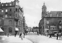 HAYANGE (Moselle) - Rue Maréchal Foch Et L'Eglise - Dentiste - Voyagé 1954 (2 Scans) Gaston Streiff Professeur Peyrolles - Hayange