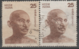 INDIA USED STAMP IN TWO DIFFERENT SHADES ON  MOHANDAS KARAMCHAND GANDHI,FATHER OF THE NATION - Collections, Lots & Séries