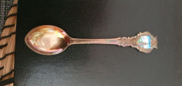 Belle Cuillère Souvenir En Argent Massif Poinçonné 800 "Chambéry (Savoie)" Cuiller - Silver Spoon - Cuillers