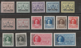 Lotto 421 Vaticano Pacchi Postali  Offri Ora! 1931 - La Serie Soprastampata N. 1/15. Cat. € 150,00. SPL MNH - Paketmarken