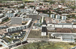 Châtellerault * Vue Panoramique Aérienne Et La Cité De La Plaine D'ozon * Quartier Faubourg * école - Chatellerault