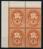 ** 1946 Lovasfutár 4 Ezer P ívsarki Négyestömb Ránccal / Mi 880 Corner Block Of 4 With Crease - Altri & Non Classificati