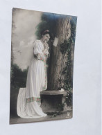 B1 Cp Fantaisie/Série De 6, Femme Avec Un Petit Mot, Paysage. 2569/1 à 6 - Collections & Lots