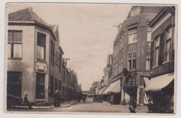 Den Helder - Spoorstraat Met Volk - Den Helder