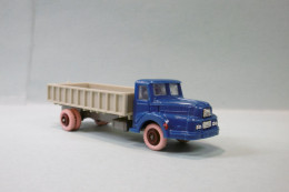 Clé - Camion UNIC IZOARD Bleu Benne Grise HO 1/87 1/90 - Véhicules Routiers