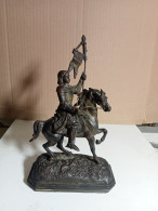 Statuette XIXème Régule Jeanne D'arc A Cheval Hauteur 24 Cm X 14 Cm - Metaal