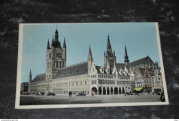 A5251     YPRES, LES HALLES - Ieper