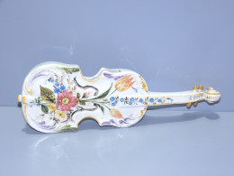 -VIOLON CERAMIQUE FLEURIE PORTE BOUQUET Signé CBV Avec Une Couronne Vitrine   E - Altri & Non Classificati