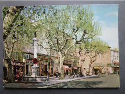 CP 83 Var LA VALETTE  Du VAR - Place Carnot  - Les Bars ; Bar Tabac , Bar Central  La Fontaine 1970 - La Valette Du Var