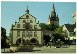 Luftkurort Brilon/Hochsauerland - Marktplatz Mit Rathaus Und Propsteilkirche - Brilon