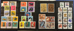CHINA SOUVENIR BOOK, BY CHINA BEIJING STAMP COMPANY WITH STAMPS UM VF, SOME WITH LIGHT TONING, SEE PHOTO - Lots & Serien