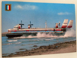 CPM - 62 - CALAIS - HOVERCRAFT GEANT Qui Assure La Liaison Entre La France Et L'Angleterre - 400 Places 65 Voitures - Luftkissenfahrzeuge