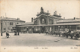 Laon * Place Parvis De La Gare * Ligne Chemin De Fer * Attelage - Arrondissement: 03