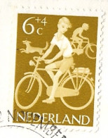 Plaatfout Gele Vlek Bij De Vork Van Het Voorwiel In 1962 Kinderzegels 6 + 4 Ct NVPH 780 PM Op E 54 - Variétés Et Curiosités