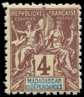 ** MADAGASCAR - Poste - 30a, Dentelé 11: 4c. Lilas-brun S. Gris (Maury) - Unused Stamps