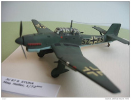 Maquette Plastique HELLER " Avion Militaire STUKA  JU 87 B  "  - Montée  éch : 72ème - Détaillée Et Complète. TB - Vliegtuigen