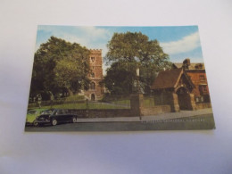 SAINT WOOLOS CATHEDRAL NEWPORT ( WALLES PAYS DE GALLES ) VUE DIFFERENTE VIEILLES AUTOS 1983 TIMBRE QUEEN - Monmouthshire