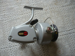 Beau Moulinet De Pêche - FARIO  F550 - Made In Japan - Fonctionne - Fishing