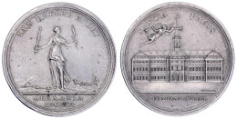 Silbermedaille 1763, Von Oexlein Auf Den Hubertusburger Frieden. Fama über Schloß Hubertusburg/stehende Weibliche Figur  - Monedas En Oro