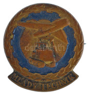 Csehszlovákia ~1960. "Mlady Technik (Ifjú Techinkus)" Festett Bronz Jelvény (28x25mm) T:AU Cechoslovakia ~1960. "Mlady T - Unclassified