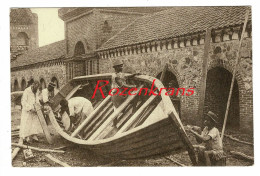 Belgisch Congo Belge Witte Paters Scheepswerf Te Mpala Construction D'une Barque Peres Blancs Indigenes Missionnaires - Belgisch-Kongo