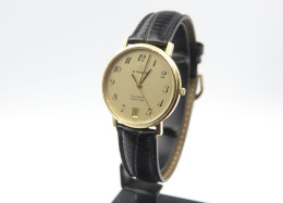 Watches : ETERNA EXECUTIVE 4000 QUARTZ Reference 729.4102.25 ULTRA RARE - Original - Running - - Montres Haut De Gamme