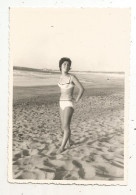 Photographie, Pin Up,  Plage, 1963, 130 X 90 Mm, Maillot De Bain - Pin-ups