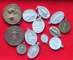 COLLECTION LOT RELIGIOUS MEDAL JETONES 13PC 32G  #xx7 016 - Collections & Lots