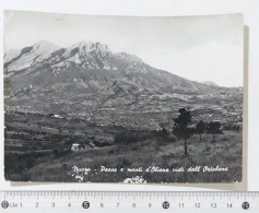 I122795 Cartolina - Nuoro - Paese E Monti D'Oliena Visti Dall'Ortobene - VG 1960 - Nuoro