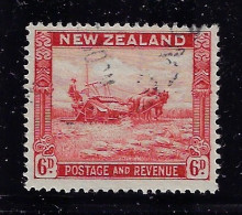 NEW ZEALAND 1935 HARVESTING  SCOTT #193 USED - Used Stamps