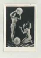 LESBIAN - NU FEMININ - EROTIQUE - SEXY - VINTAGE - LADY - FRAU - FEMME NUE - COUPLE - NUDE  (2 Scans) - Zonder Classificatie