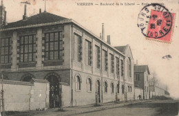 FRANCE - Vierzon - Boulevard De La Liberté - Ecole Nationale - Carte Postale Ancienne - Vierzon