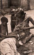 Ethnologie Afrique Occidentale Française - A.O.F. Salon De Coiffure - Carte Hoa-Qui Non Circulée - Afrika