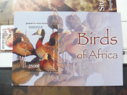 Burundi Bloc Bl Blok 147 Oiseaux Vogels Birds Parfait Etat  Neuf Mnh ** 2004 - Nuovi