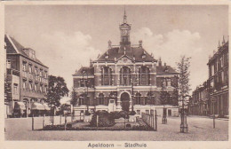 4843451Apeldoorn, Stadhuis. (zie Hoeken) - Apeldoorn