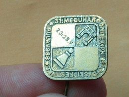 BADGE Z-71-1 - CHESS ECHECS SCHACH AJEDREZ SAKK SAH, Pula 1988, CROATIA, Sahovski Turnir, Tournoi - Jeux